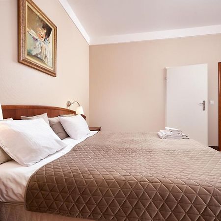 Hotel Anton By Dns Pruszków Eksteriør billede