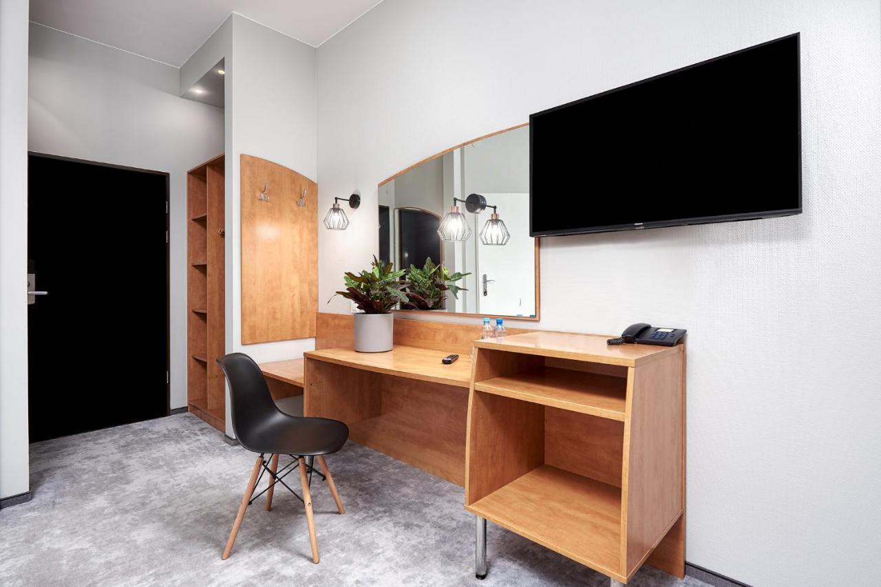 Hotel Anton By Dns Pruszków Eksteriør billede
