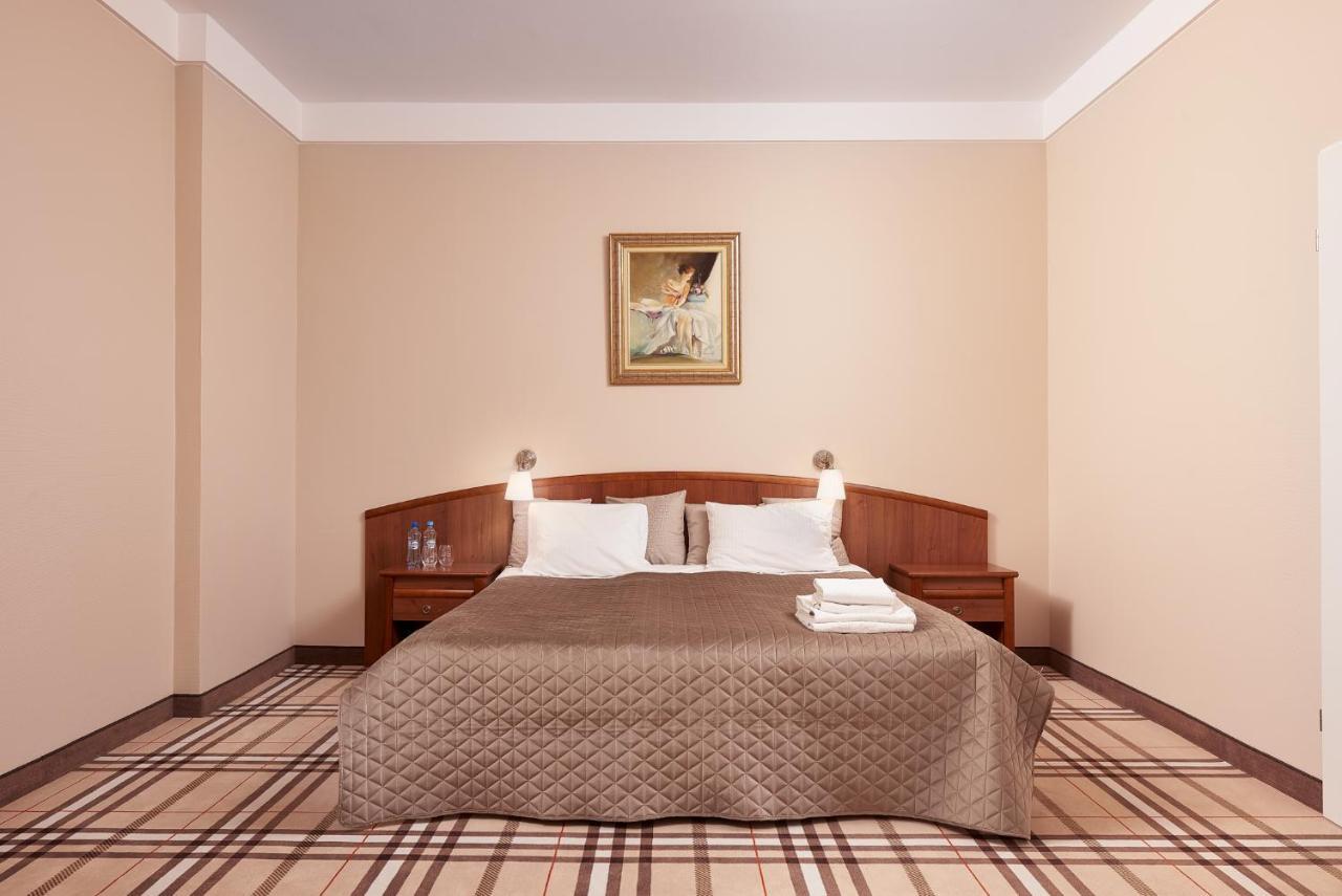 Hotel Anton By Dns Pruszków Eksteriør billede