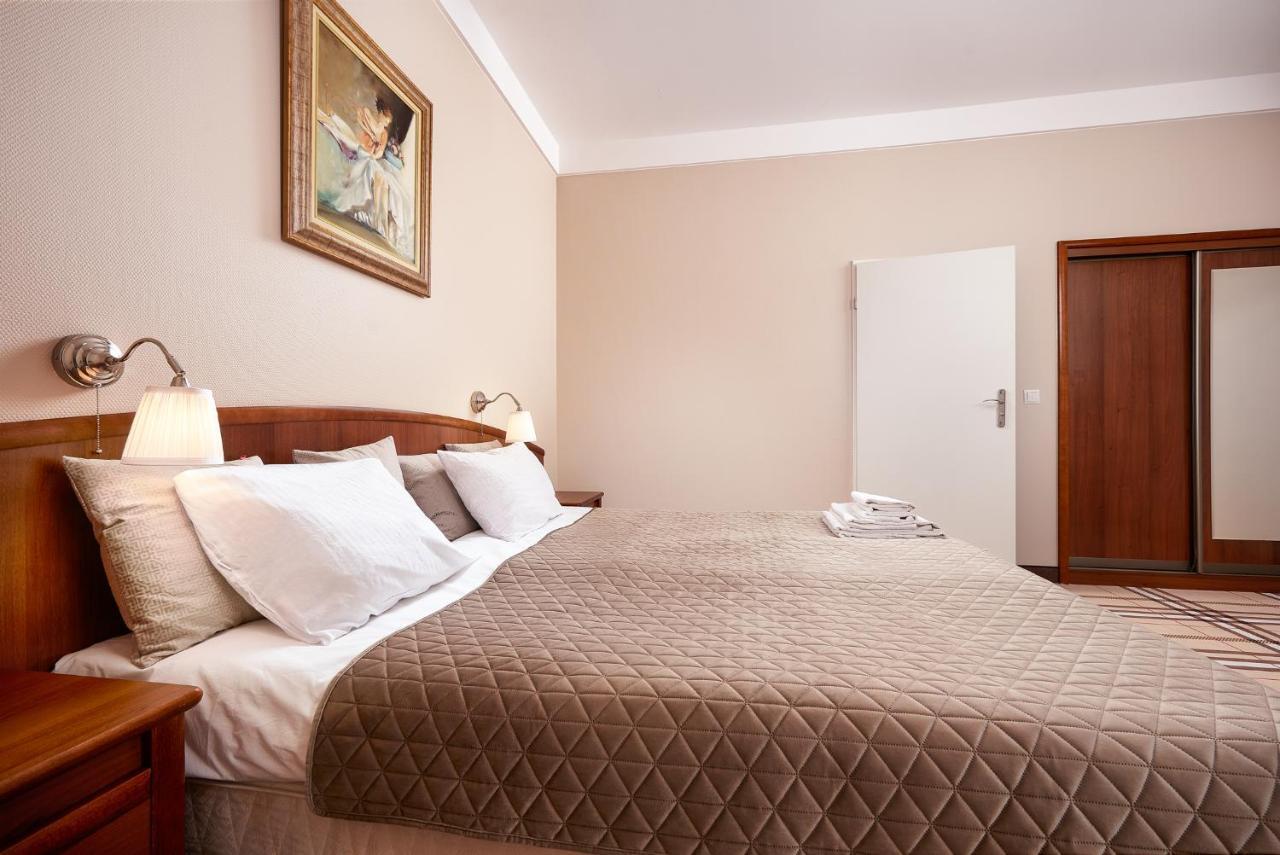 Hotel Anton By Dns Pruszków Eksteriør billede